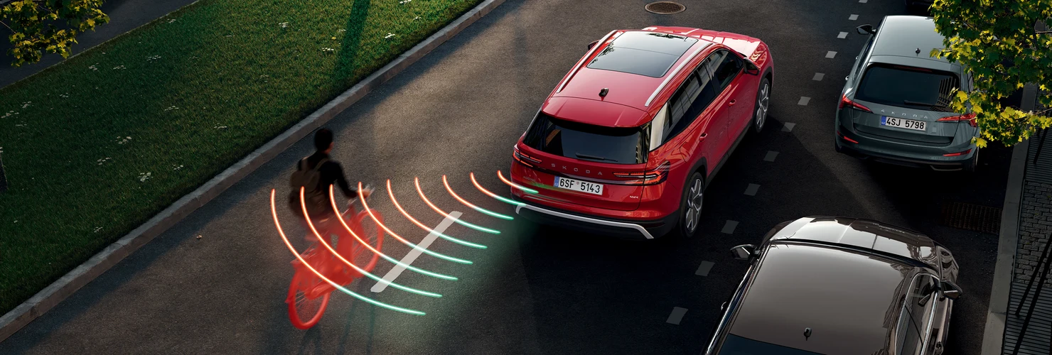 Side Assist monitors your blind spots and approaching vehicles from behind, alerting you through LED indicators on the mirrors so lane changes feel more informed and confident.